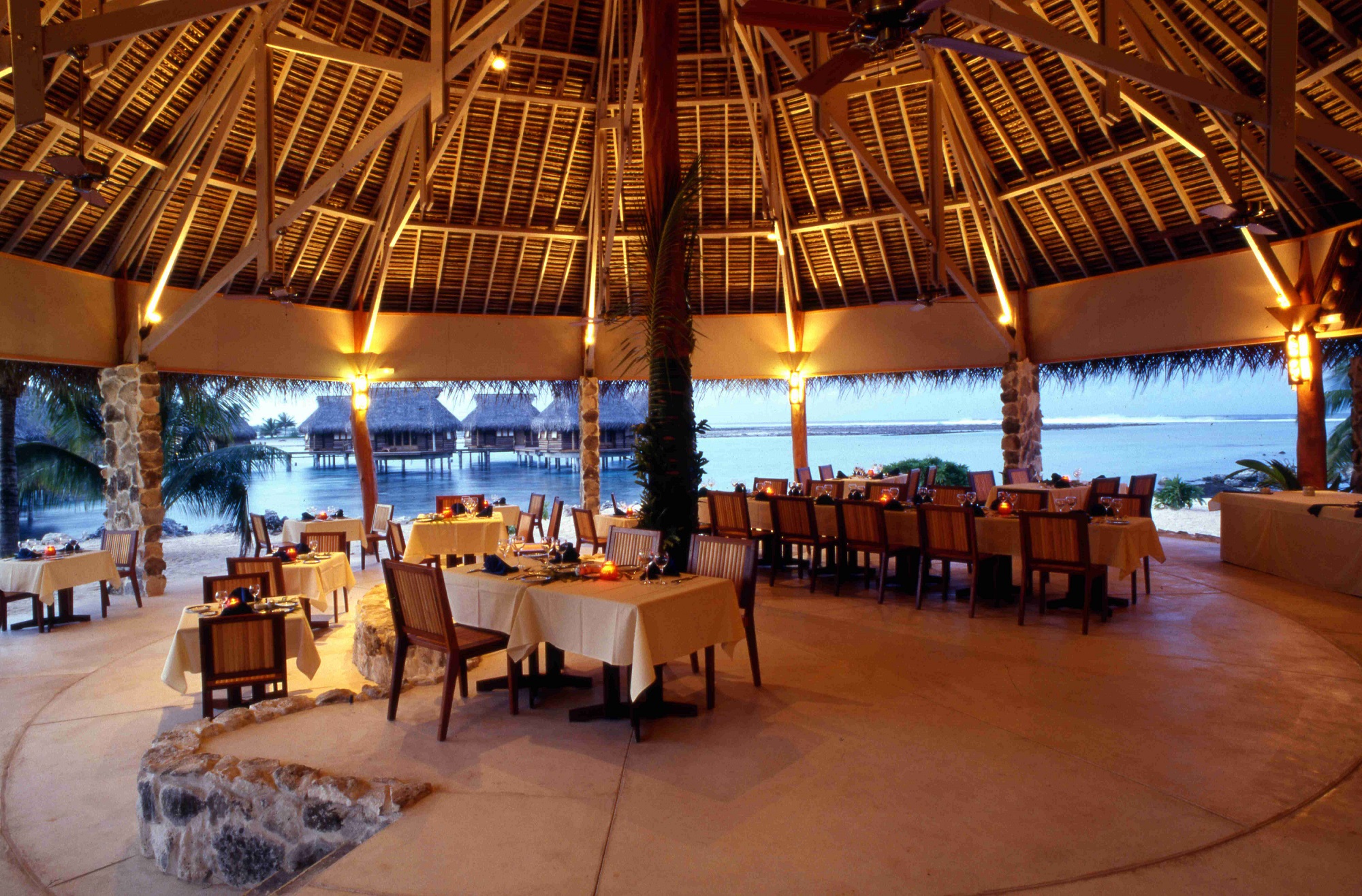 https://tahititourisme.cl/wp-content/uploads/2021/10/Tikehau-Pearl-Beach-Resort-Restaurant-Pohero-Copie.jpg